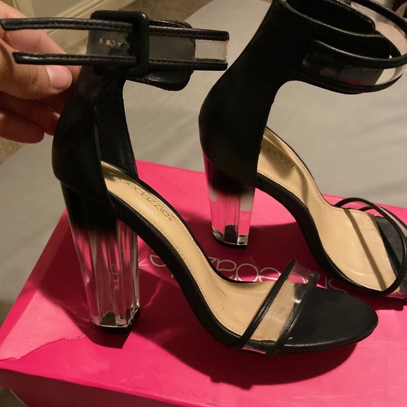 ⭐️SOLD⭐️ Chunky heel - Picture 3 of 8